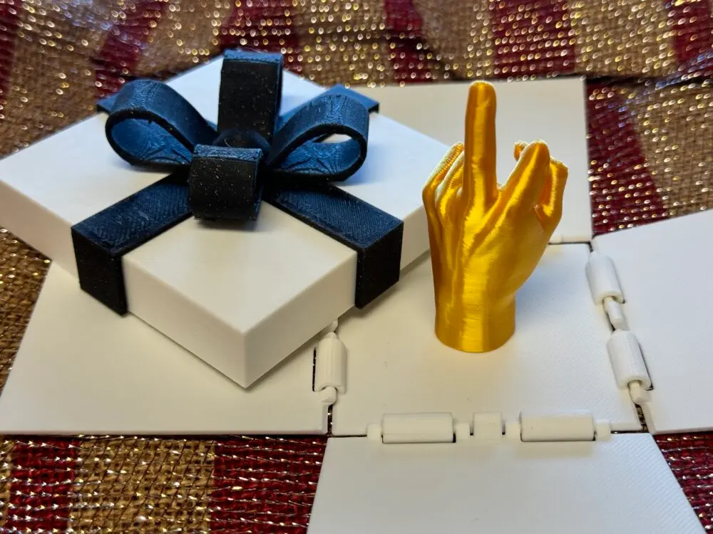 [FU003 - FU Surprise Gift Box] Surprise Gift Box (White, Black)